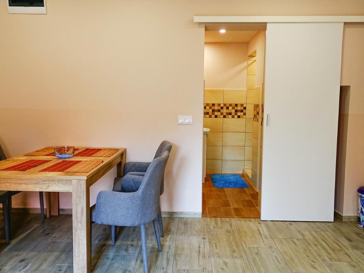 Eddy Apartman Eger Esterno foto