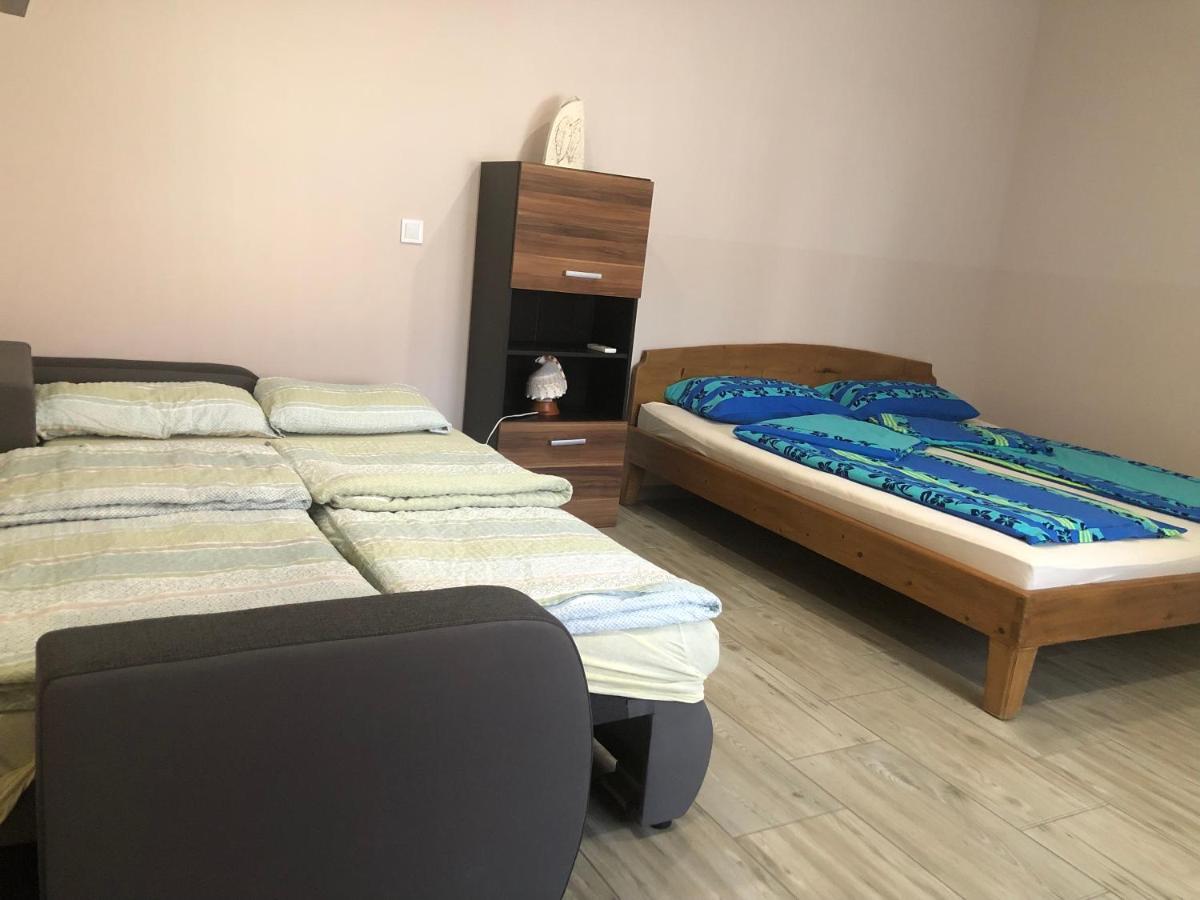Eddy Apartman Eger Esterno foto