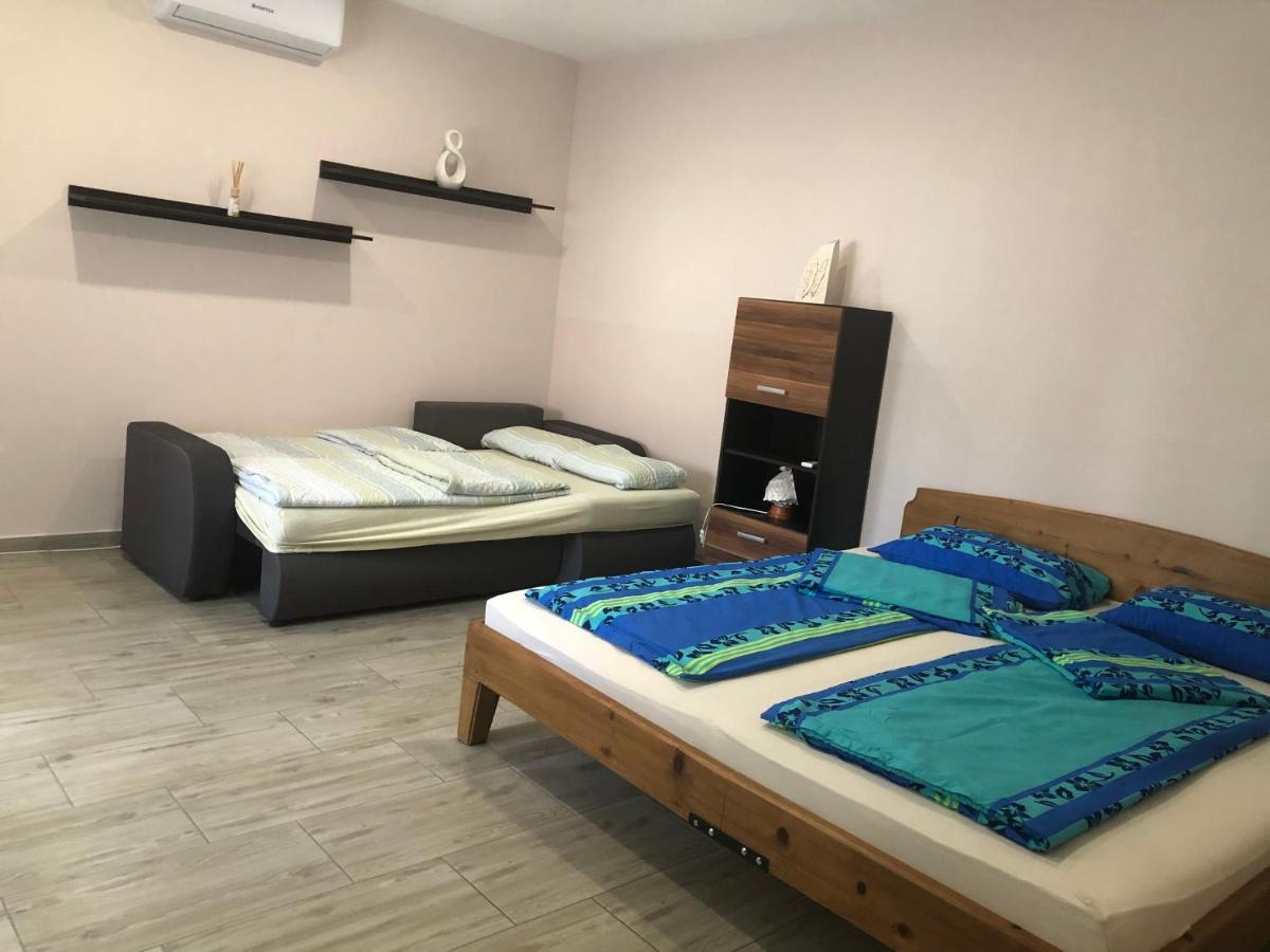 Eddy Apartman Eger Esterno foto